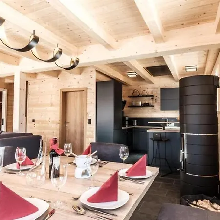 Mountain View Chalet With Hot Tub, Sauna And Terrace *